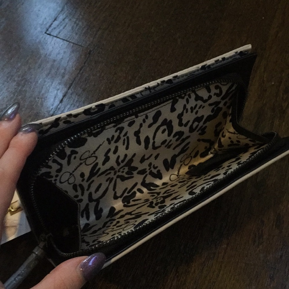 Jessica Simpson Tan Clutch - Picture 4 of 7